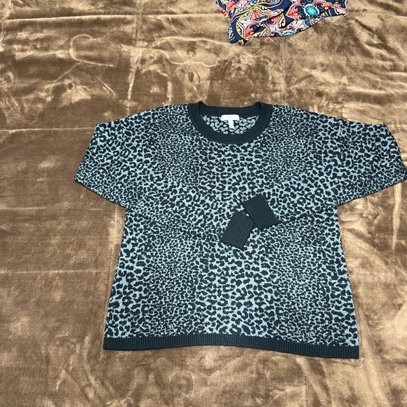 Joie Tops - Woman’s size small Joie sweatshirt.